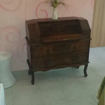 Bed and Breakfast Sa Dommu E Sa Forada Sarroch
