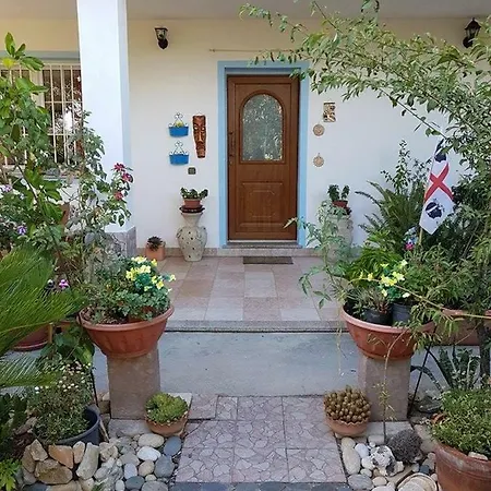 Bed and Breakfast Sa Dommu E Sa Forada Sarroch